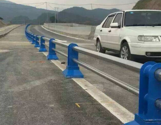 道路防撞隔離護欄項目